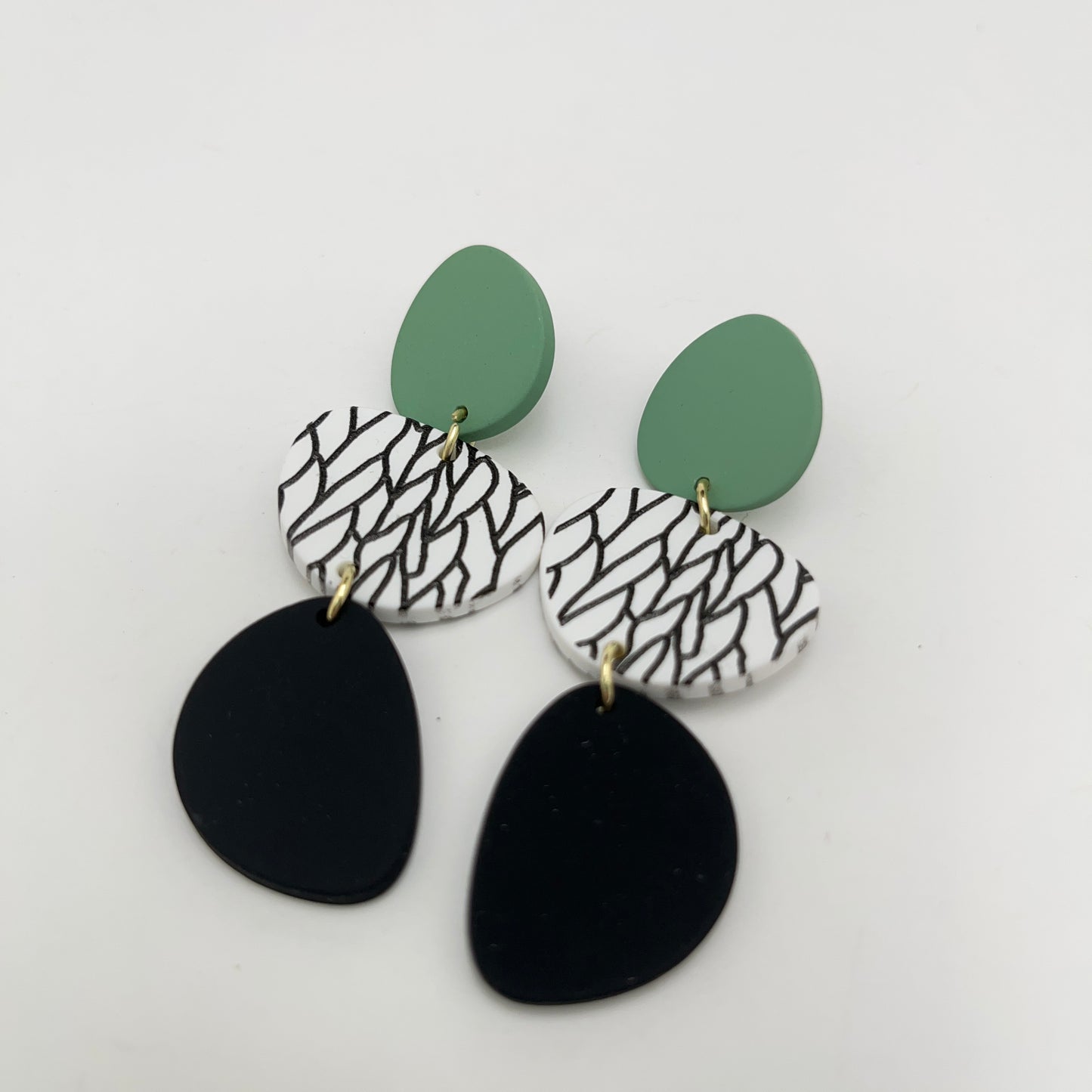 Enchanting Leaf Drop Earrings